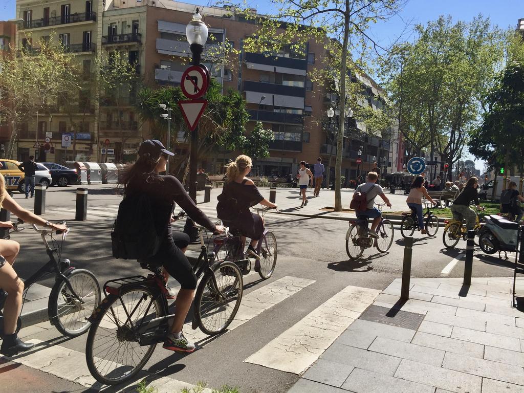 Hostal Poblenou Barcelona Luaran gambar